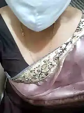 Snapshot of aliseanu chatting on January 2, 2025, 11:31 am aliseanu online show from January 2, 2025, 11:31 am