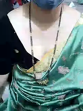 Snapshot of aliseanu chatting on January 19, 2025, 5:26 am aliseanu online show from January 19, 2025, 5:26 am