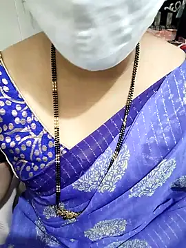 Snapshot of aliseanu chatting on October 5, 2025, 7:17 am aliseanu online show from October 5, 2025, 7:17 am