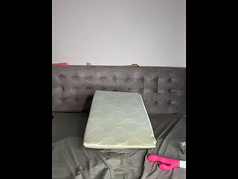 ScarletVelvetX online show from March 4, 2026, 8:04 pm