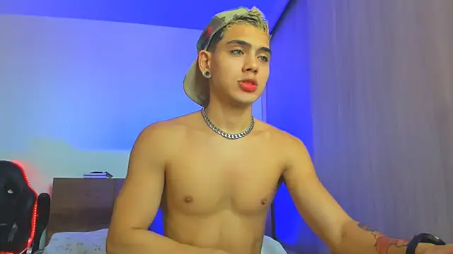 Snapshot of Stevenn_77 chatting on December 7, 2024, 4:36 pm Stevenn 77 online show from December 7, 2024, 4:36 pm