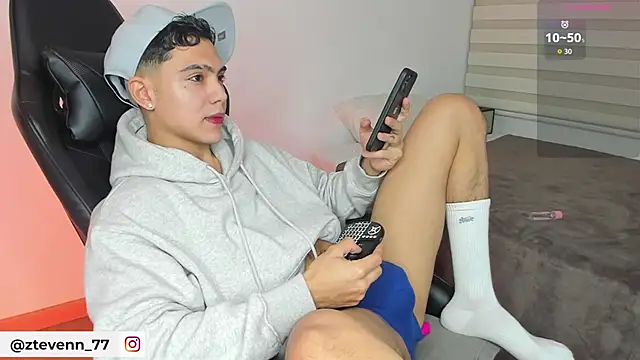 Snapshot of Stevenn_77 chatting on October 6, 2025, 1:47 am Stevenn 77 online show from October 6, 2025, 1:47 am