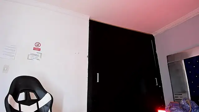 La Perversa69 online show from November 22, 2025, 7:13 pm