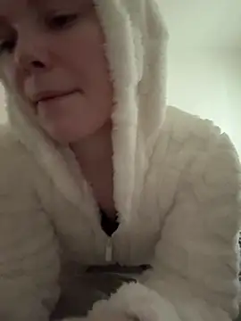 Snapshot of LikaBerry1 chatting on January 28, 2025, 10:02 am LikaBerry1 online show from January 28, 2025, 10:02 am