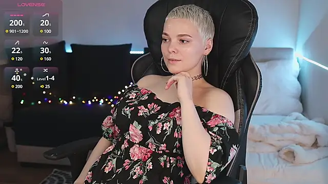 Snapshot of LikaBerry1 chatting on February 4, 2025, 4:08 pm LikaBerry1 online show from February 4, 2025, 4:08 pm