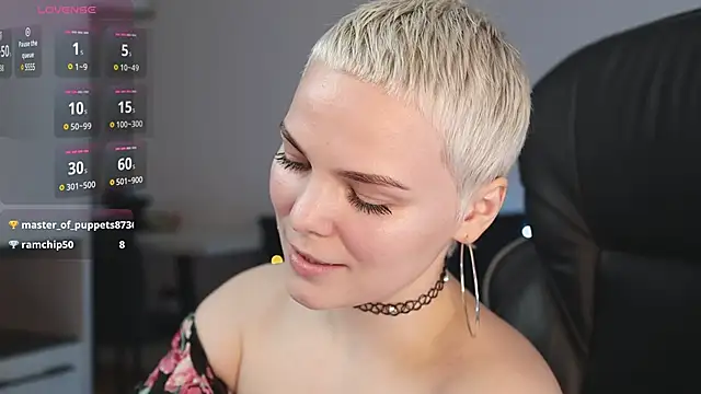 Snapshot of LikaBerry1 chatting on February 4, 2025, 7:11 pm LikaBerry1 online show from February 4, 2025, 7:11 pm