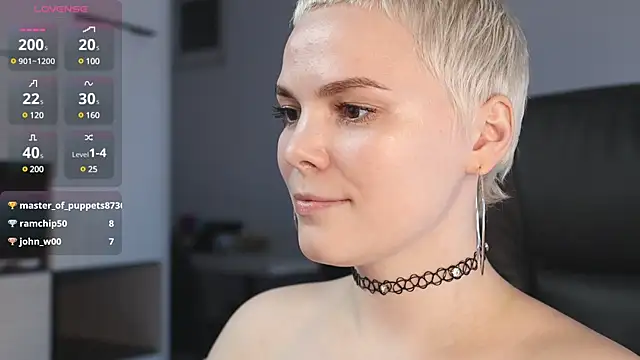 Snapshot of LikaBerry1 chatting on February 4, 2025, 10:13 pm LikaBerry1 online show from February 4, 2025, 10:13 pm