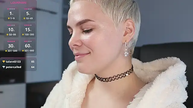 Snapshot of LikaBerry1 chatting on February 6, 2025, 3:20 pm LikaBerry1 online show from February 6, 2025, 3:20 pm