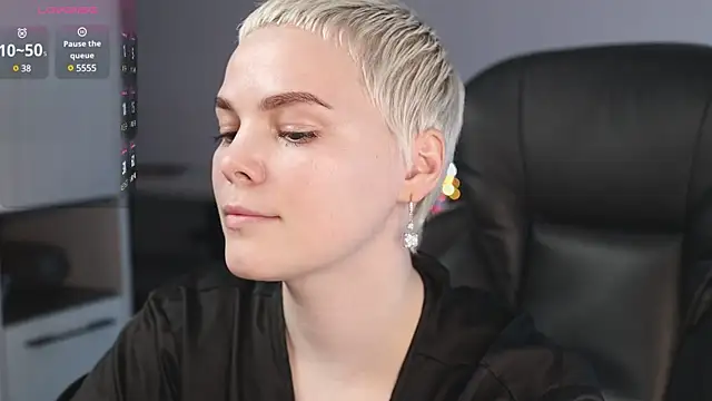 Snapshot of LikaBerry1 chatting on February 9, 2025, 10:54 pm LikaBerry1 online show from February 9, 2025, 10:54 pm