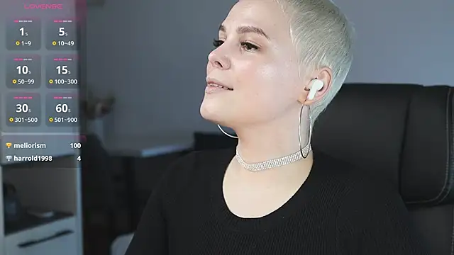 Snapshot of LikaBerry1 chatting on February 16, 2025, 8:55 pm LikaBerry1 online show from February 16, 2025, 8:55 pm