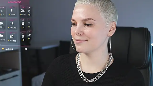 Snapshot of LikaBerry1 chatting on February 17, 2025, 8:58 pm LikaBerry1 online show from February 17, 2025, 8:58 pm