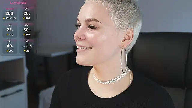 Snapshot of LikaBerry1 chatting on February 19, 2025, 6:43 pm LikaBerry1 online show from February 19, 2025, 6:43 pm