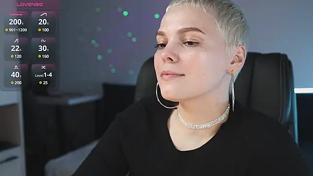 Snapshot of LikaBerry1 chatting on February 20, 2025, 8:25 pm LikaBerry1 online show from February 20, 2025, 8:25 pm