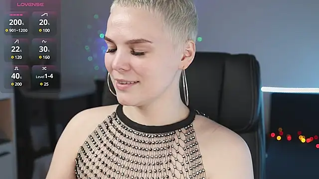 Snapshot of LikaBerry1 chatting on March 5, 2025, 6:56 pm LikaBerry1 online show from March 5, 2025, 6:56 pm