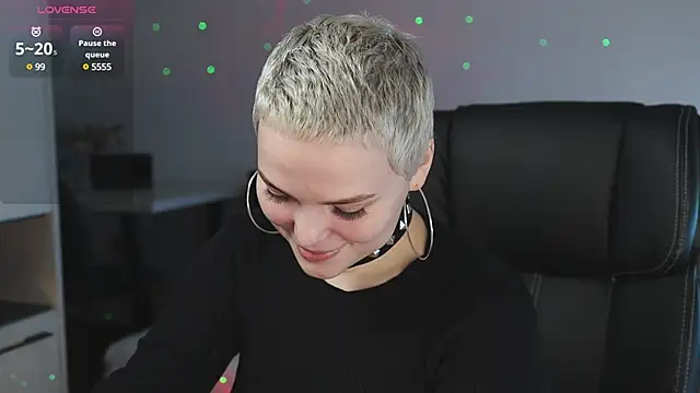 Snapshot of LikaBerry1 chatting on March 18, 2025, 8:37 pm LikaBerry1 online show from March 18, 2025, 8:37 pm