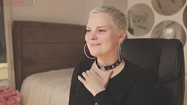 Snapshot of LikaBerry1 chatting on September 14, 2025, 4:39 pm LikaBerry1 online show from September 14, 2025, 4:39 pm