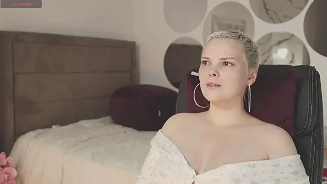 Snapshot of LikaBerry1 chatting on September 21, 2025, 4:19 pm LikaBerry1 online show from September 21, 2025, 4:19 pm