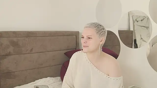 Snapshot of LikaBerry1 chatting on September 25, 2025, 11:47 am LikaBerry1 online show from September 25, 2025, 11:47 am