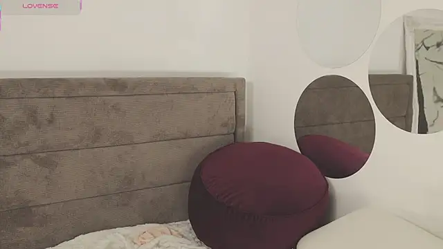 Snapshot of LikaBerry1 chatting on October 1, 2025, 10:10 am LikaBerry1 online show from October 1, 2025, 10:10 am