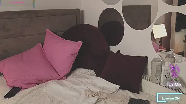 Snapshot of LikaBerry1 chatting on October 11, 2025, 1:38 am LikaBerry1 online show from October 11, 2025, 1:38 am