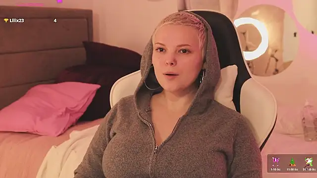 Snapshot of LikaBerry1 chatting on January 17, 2026, 12:32 pm LikaBerry1 online show from January 17, 2026, 12:32 pm