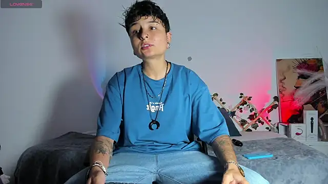 ZuryRamirez  online show from March 2, 2025, 11:31 pm