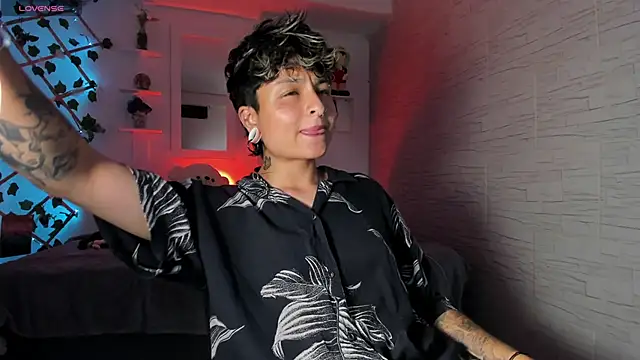 ZuryRamirez  online show from October 3, 2025, 8:28 pm