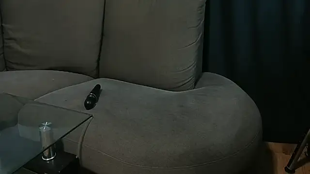 MiliExteraaa online show from January 21, 2025, 11:24 pm