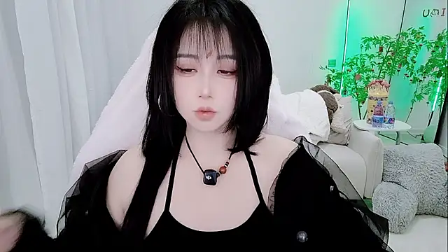 Snapshot of Vaness-a chatting on February 17, 2026, 1:07 pm Vaness-a online show from February 17, 2026, 1:07 pm