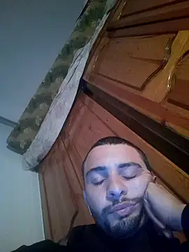 Snapshot of Hazembahloul chatting on January 12, 2026, 10:15 pm Hazembahloul online show from January 12, 2026, 10:15 pm