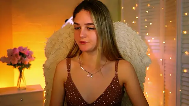 Snapshot of DeboraLarson chatting on February 1, 2026, 3:38 am DeboraLarson online show from February 1, 2026, 3:38 am