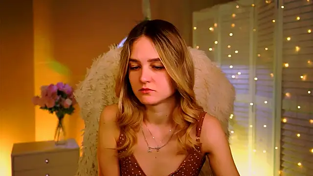 Snapshot of DeboraLarson chatting on February 9, 2026, 3:32 am DeboraLarson online show from February 9, 2026, 3:32 am