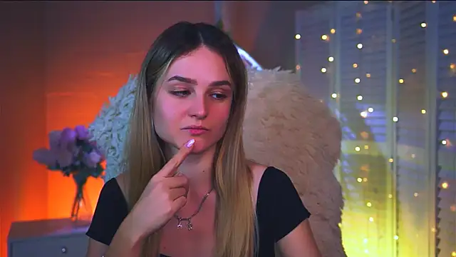 Snapshot of DeboraLarson chatting on February 18, 2026, 3:13 am DeboraLarson online show from February 18, 2026, 3:13 am