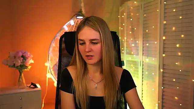 Snapshot of DeboraLarson chatting on March 8, 2026, 4:49 am DeboraLarson online show from March 8, 2026, 4:49 am