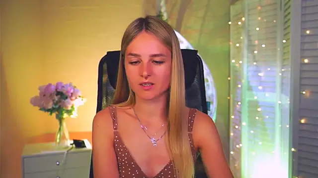 Snapshot of DeboraLarson chatting on March 26, 2026, 3:34 am DeboraLarson online show from March 26, 2026, 3:34 am