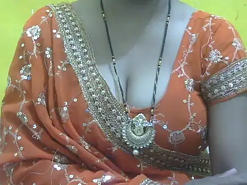 HOT-SEEMAA online show from May 15, 2026, 6:37 pm