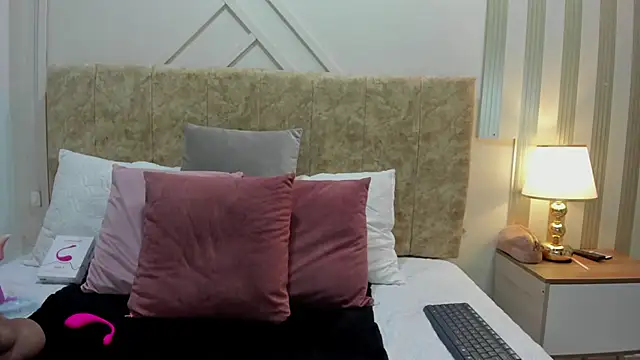 Snapshot of ashley__foxx_ chatting on October 18, 2025, 2:18 pm ashley foxx online show from October 18, 2025, 2:18 pm