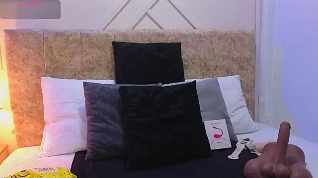 ashley  foxx  online show from February 23, 2026, 2:14 pm