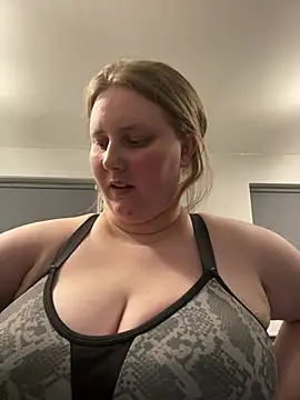 Snapshot of BHB97 chatting on February 18, 2025, 7:41 pm BHB97 online show from February 18, 2025, 7:41 pm