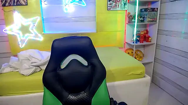 Snapshot of andy_staar chatting on November 8, 2025, 7:12 pm andy staar online show from November 8, 2025, 7:12 pm