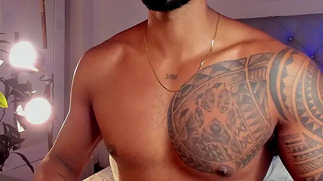 LiamGarcia1 online show from February 5, 2025, 3:42 pm