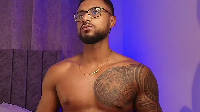 LiamGarcia1 online show from February 9, 2025, 11:57 pm