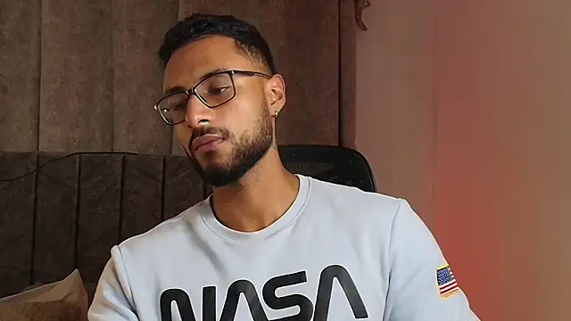 LiamGarcia1 online show from February 13, 2025, 12:13 am