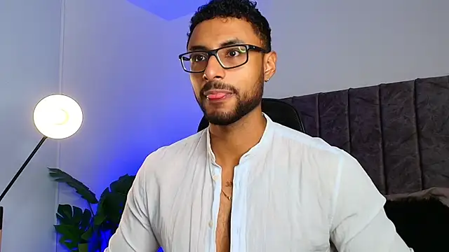 LiamGarcia1 online show from October 16, 2025, 1:01 pm