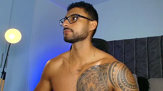 LiamGarcia1 online show from October 27, 2025, 1:15 pm