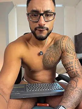 Snapshot of LiamGarcia1 chatting on June 16, 2026, 2:52 pm LiamGarcia1 online show from June 16, 2026, 2:52 pm
