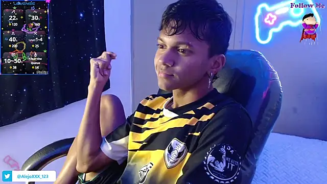 loistwink  online show from March 22, 2025, 3:41 am