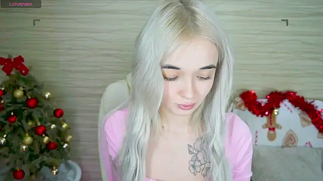 Snapshot of Ashley_S chatting on January 2, 2025, 3:05 am Ashley S online show from January 2, 2025, 3:05 am