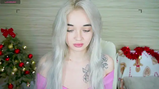 Snapshot of Ashley_S chatting on January 2, 2025, 11:06 pm Ashley S online show from January 2, 2025, 11:06 pm