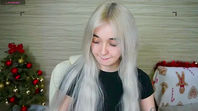 Snapshot of Ashley_S chatting on January 18, 2025, 5:20 am Ashley S online show from January 18, 2025, 5:20 am